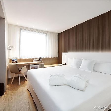 Hotel Occidental Praha Esterno foto