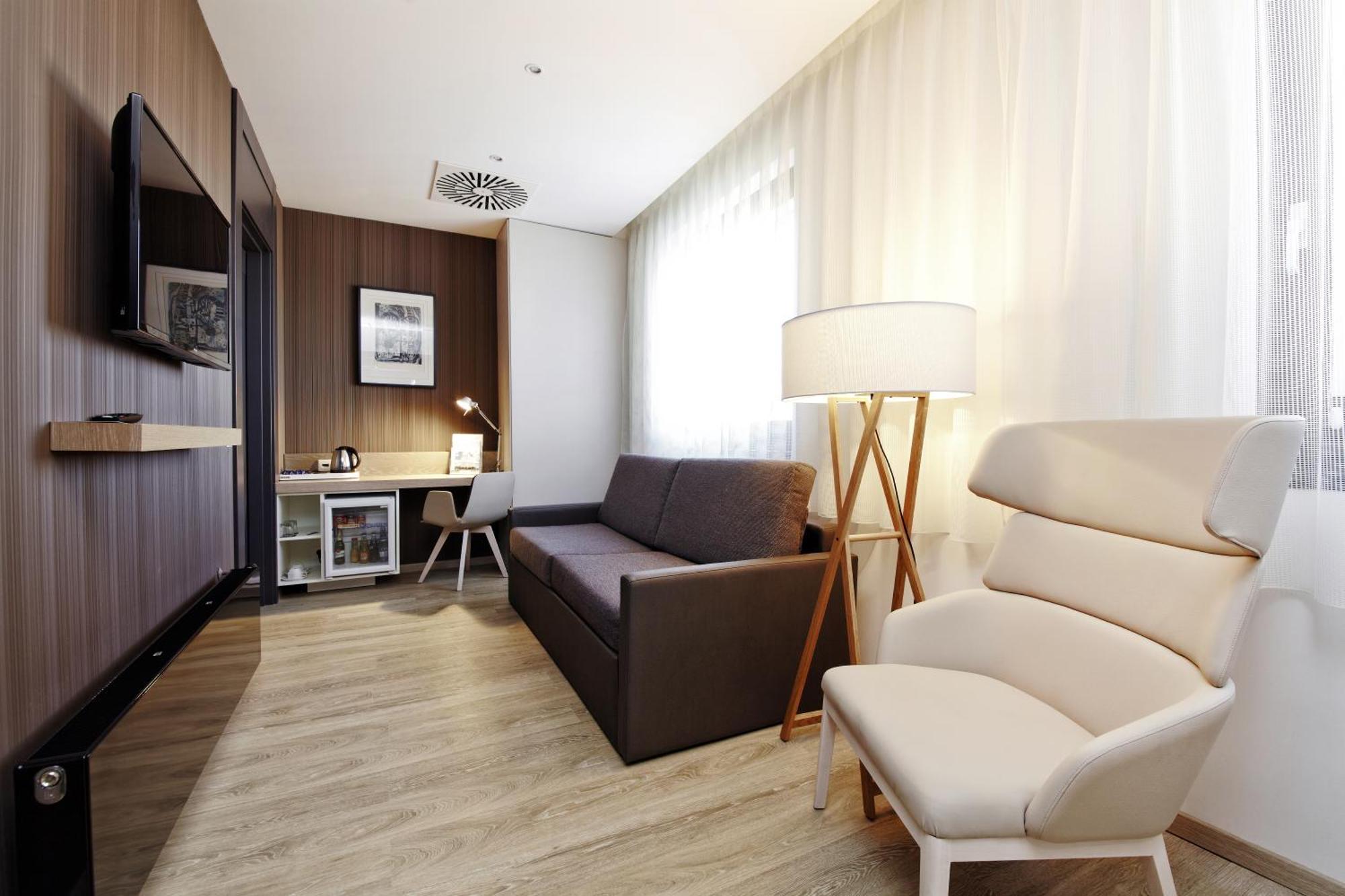 Hotel Occidental Praha Esterno foto