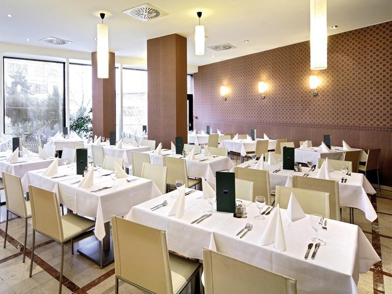 Hotel Occidental Praha Esterno foto
