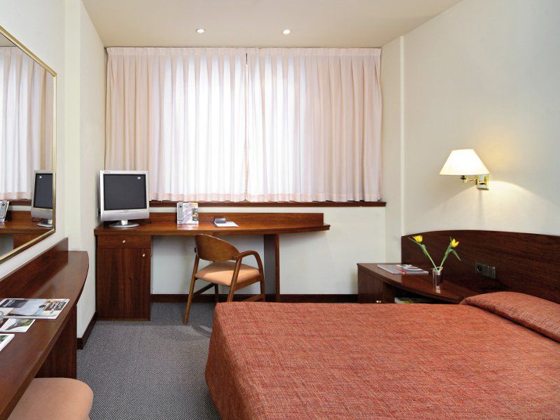 Hotel Occidental Praha Esterno foto